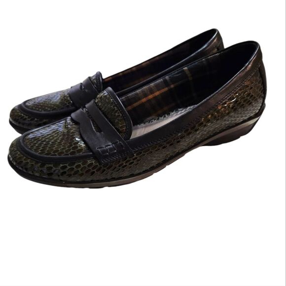 Aquatalia Snakeskin Embossed Green Leather Penny Loafers Shoes Women's 7 - Picture 1 of 9